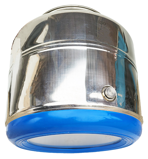 Option : Protection plastique du fond du fut (bleu) à partir de 25 litres jusqu'à 50 litres. (ne pas utiliser pour des températures supérieures à 60 °C)